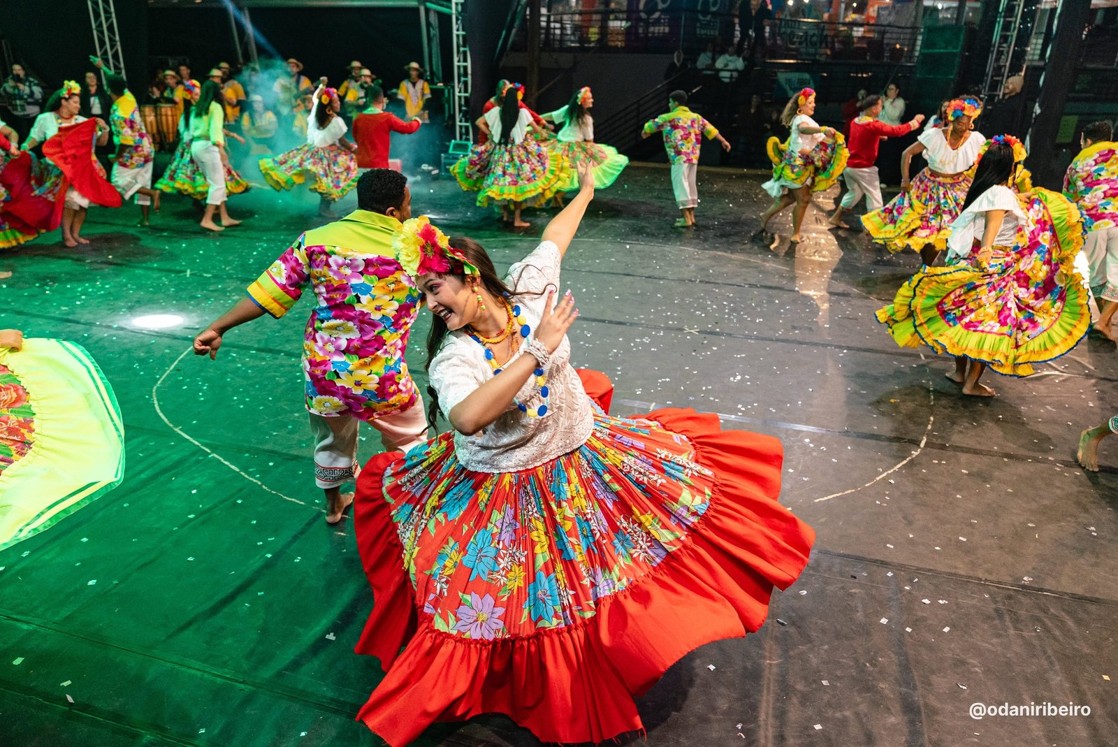 Festival do Folclore de Olimpia - Apresentacoes de Palco (1)
