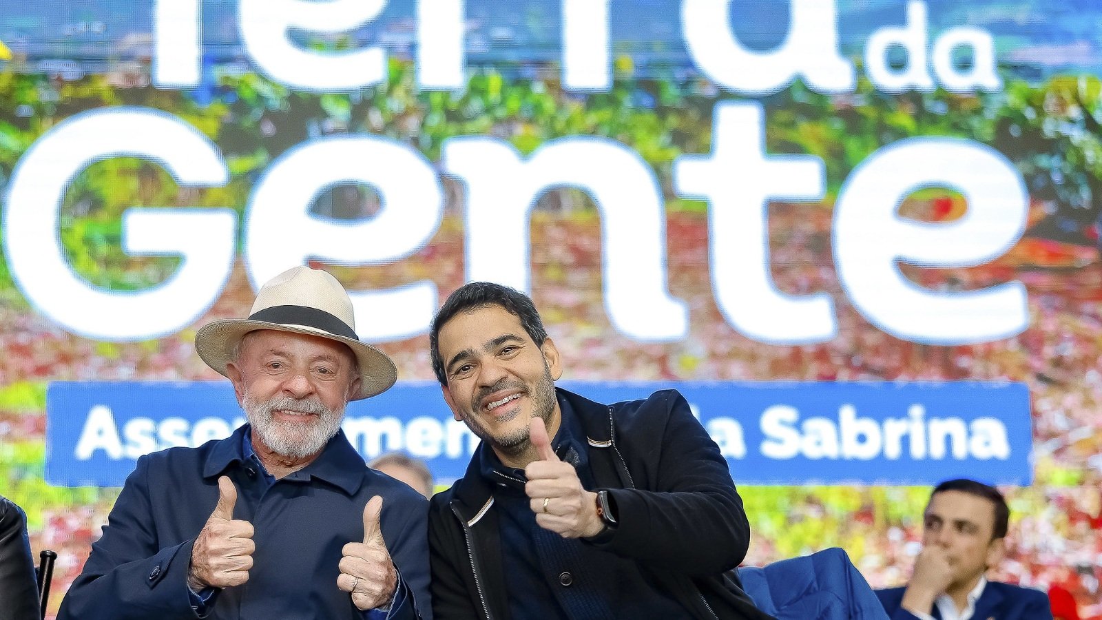 Lula e Jorge Messias durante cerimônia de desapropriação da Fazenda Brasileira e criação do ...