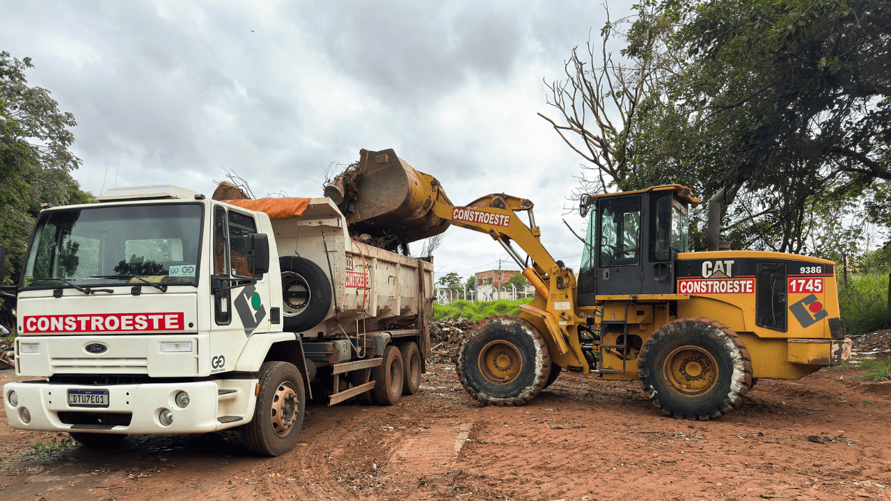 Mutirao_Avenida_das_Oliveiras_d6b992c0f4