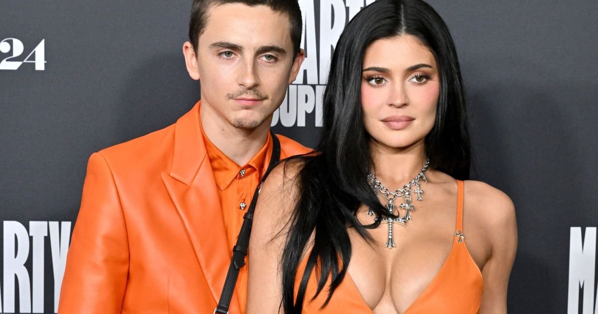 Timothée Chalamet e Kylie Jenner na première de "Marty Supreme" em Los Angeles  • Axelle/Bau...