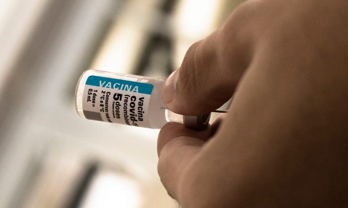 vacina_covid-19_fiocruz.05062101541