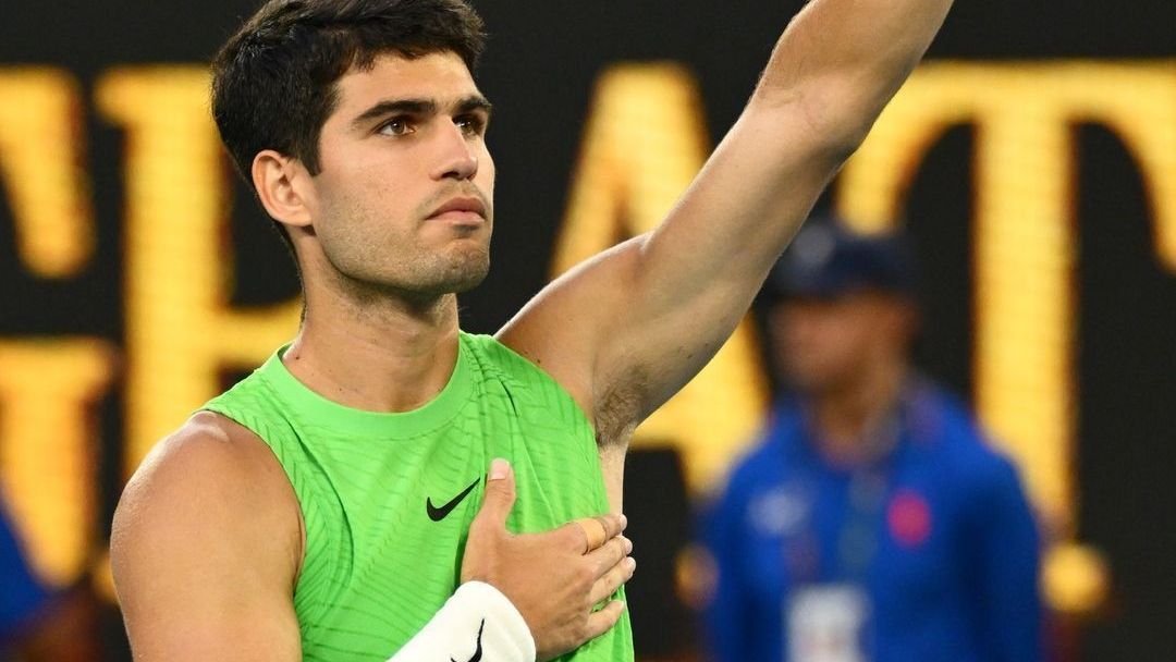 Carlos Alcaraz após vencer Alexander Zverev e alcançar sua primeira final do Australian Open  ...