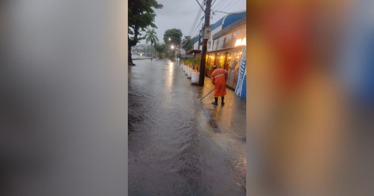 Alagamentos e bolsões d'água foram registrados na capital fluminense  • Centro de Operaçõe...