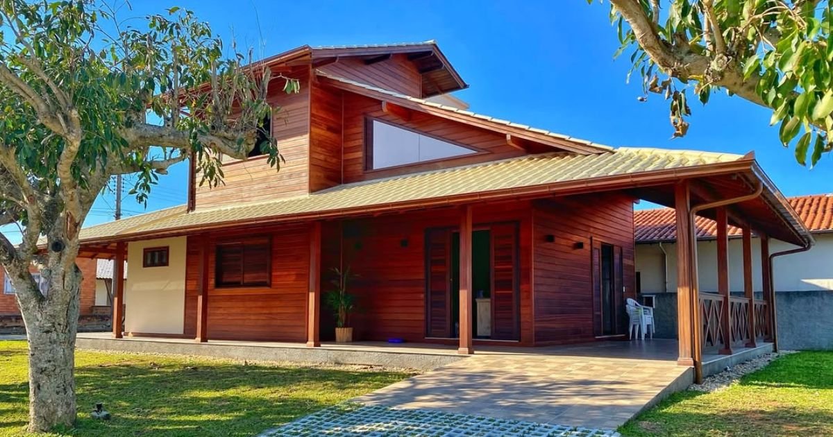 O "carro-chefe" da empresa são os chalés modulares, muito procurados por investidores de plataf...