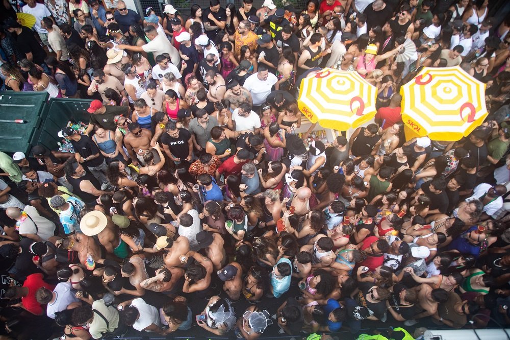 SP - BLOCO CARNAVAL/BAIXO AGUSUTA - GERAL - O Bloco Acadêmicos do Baixo Augusta desfila no pré-...